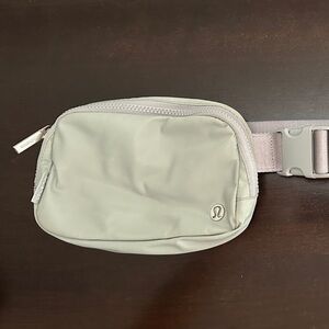Lululemon Everywhere Belt Bag